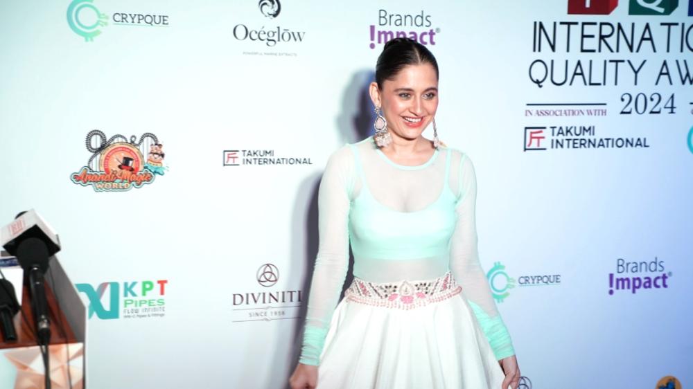 sanjeeda-sheikh-dazzled-on-the-red-carpet-at-the-3rd-edition-of-the-international-quality-awards